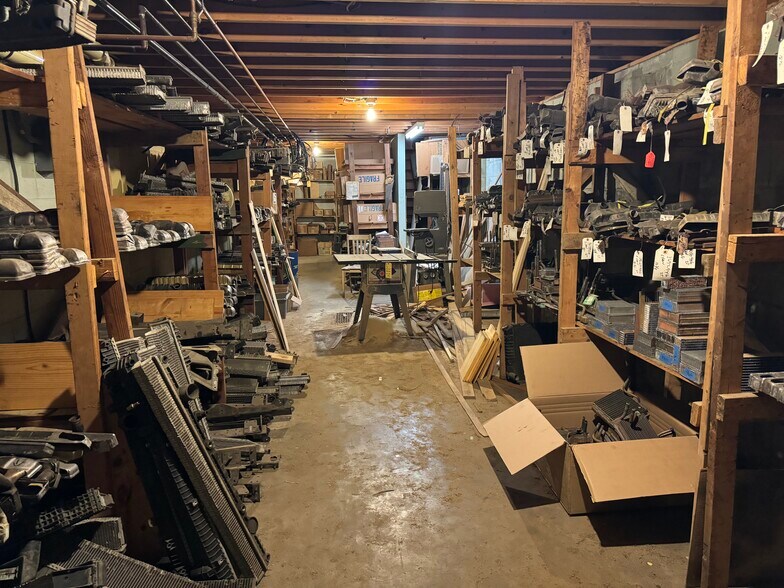 More Photos Of 2105 N 6th St, Wausau General Retail For Lease