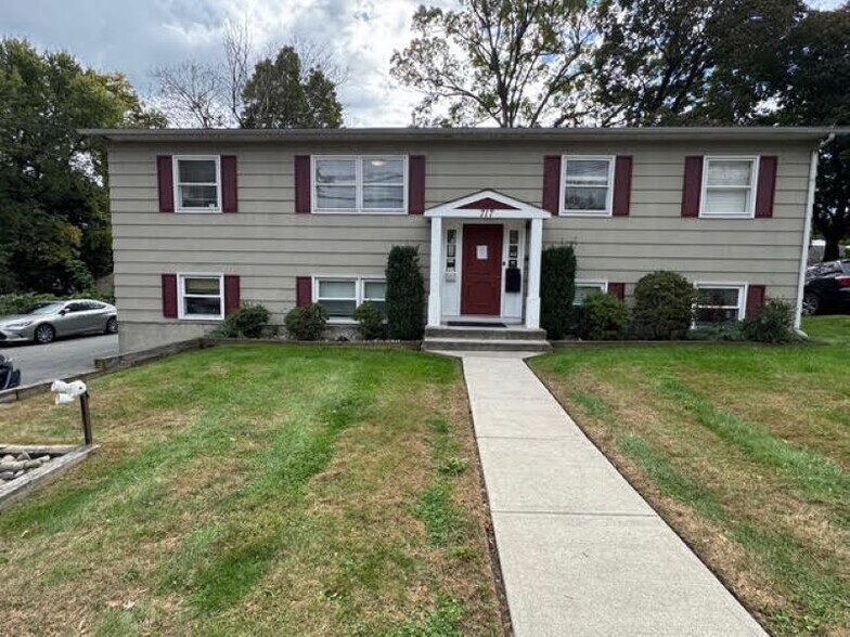 Primary Photo Of 717 Broadway, Newburgh Office For Lease