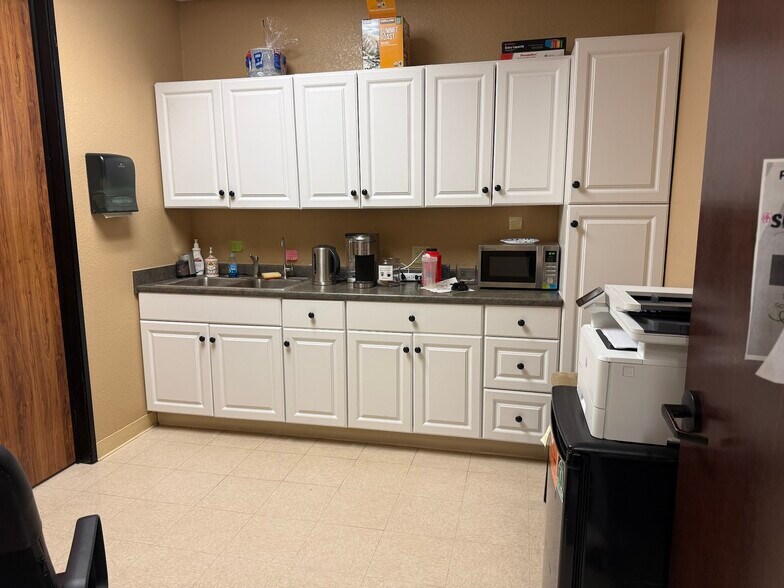 More Photos Of 1024 Serpentine Ln, Pleasanton Medical For Lease