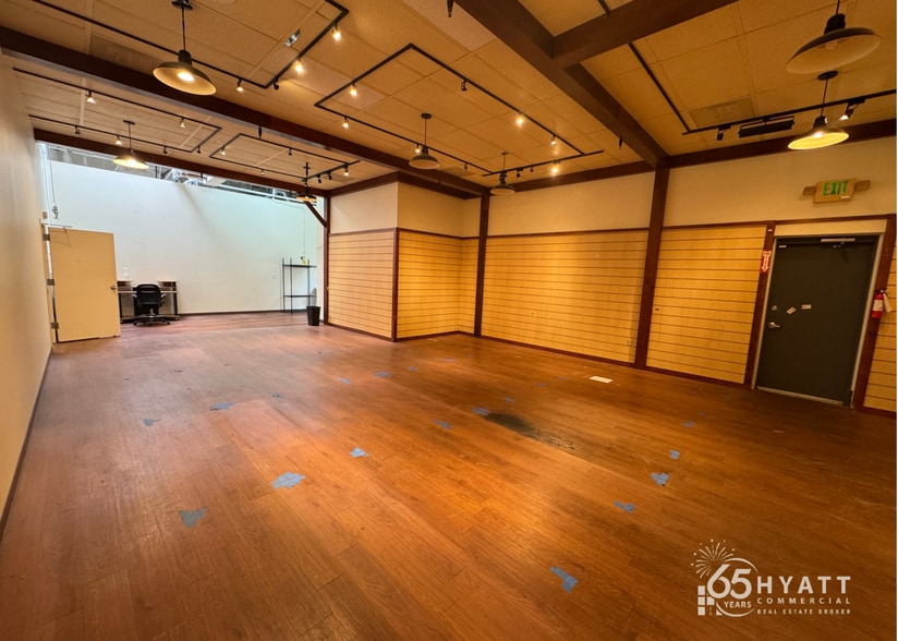 More Photos Of 1041 State Route 3 N, Gambrills Showroom For Lease