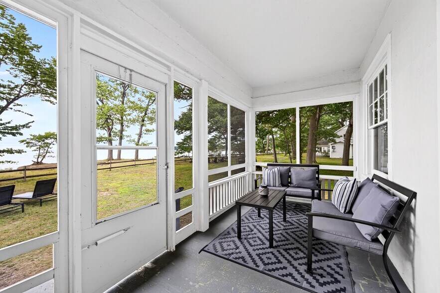 More Photos Of 6 Lotus Bay rd, Irving Multifamily For Sale