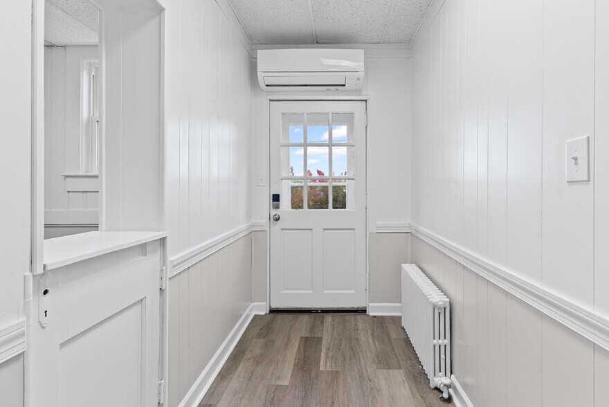 More Photos Of 525 7th St, Altavista Office For Sale