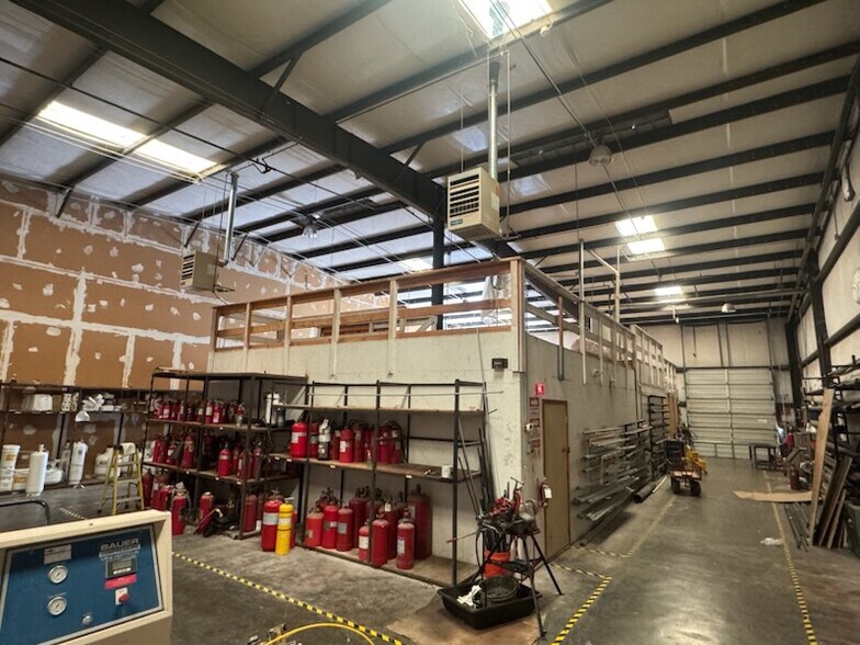 More Photos Of 2401 Plantation Rd NE, Roanoke Manufacturing For Sale