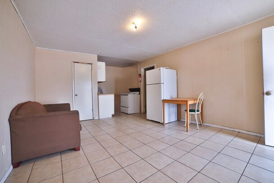 More Photos Of 2320 S Main St, Grove Multifamily For Sale