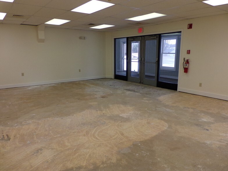 More Photos Of 401 Gilford Ave, Gilford Medical For Sale