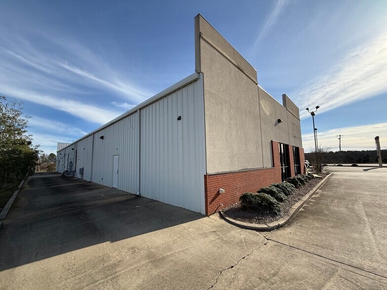 More Photos Of 3466 McCullough Blvd, Belden Storefront For Lease