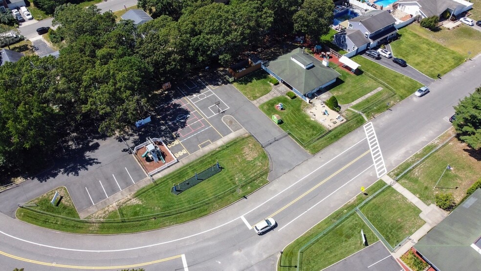 More Photos Of 9-10 Glenmere Ln, Coram General Retail For Sale