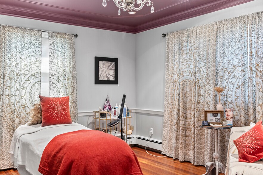 More Photos Of 65 Willard St, Quincy Freestanding For Sale