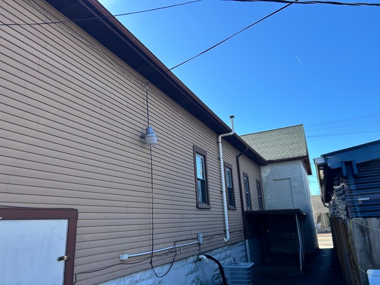 More Photos Of 669 E 185th St, Euclid General Retail For Sale