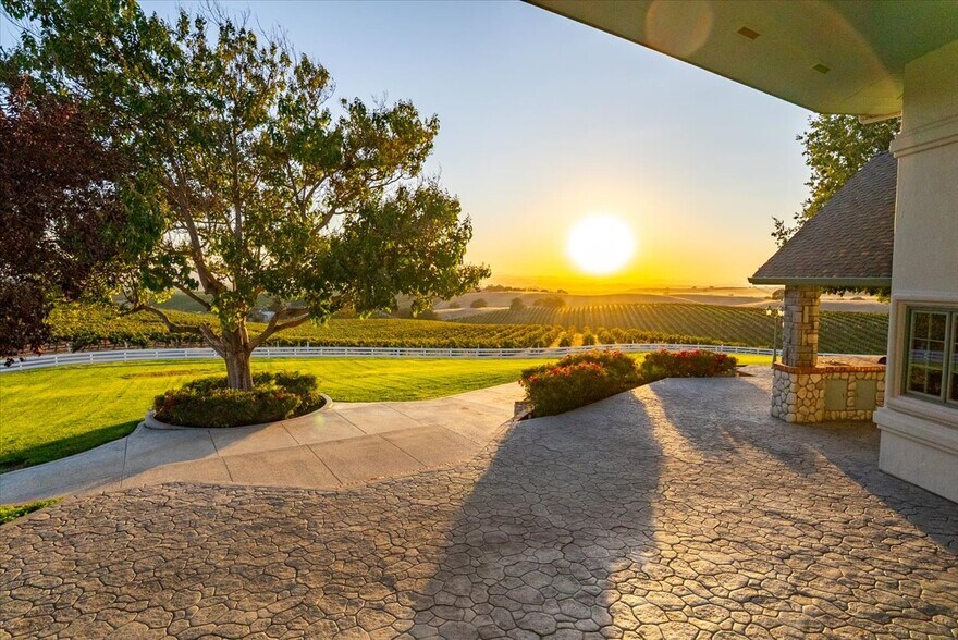 More Photos Of 8283 Cross Canyons Rd, San Miguel Winery Vineyard For Sale