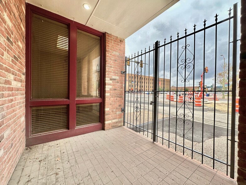 More Photos Of 717 Dolorosa St, San Antonio Office For Lease