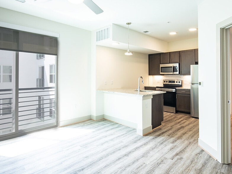 More Photos Of 1850 Merchant Ln, Hampton Apartments For Sale