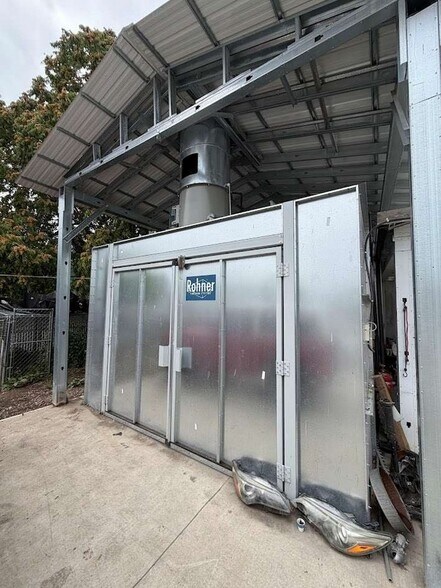 More Photos Of 8705 SE Foster Rd, Portland Service For Lease
