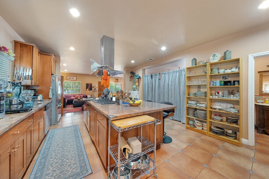 More Photos Of 2516 Elsinore St, Los Angeles Multifamily For Sale