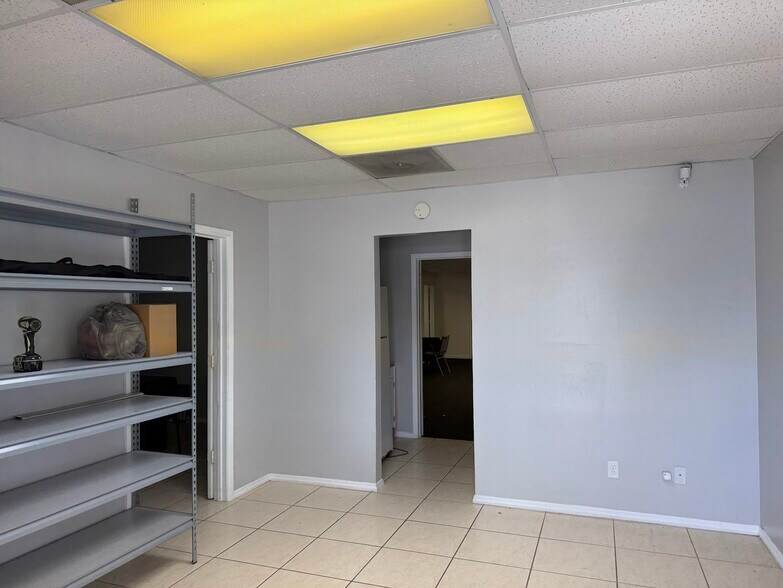 More Photos Of 10949 SW 93rd Ter, Ocala Warehouse For Lease