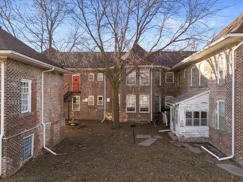 More Photos Of 21551 270th St, Mc Clelland Office For Sale