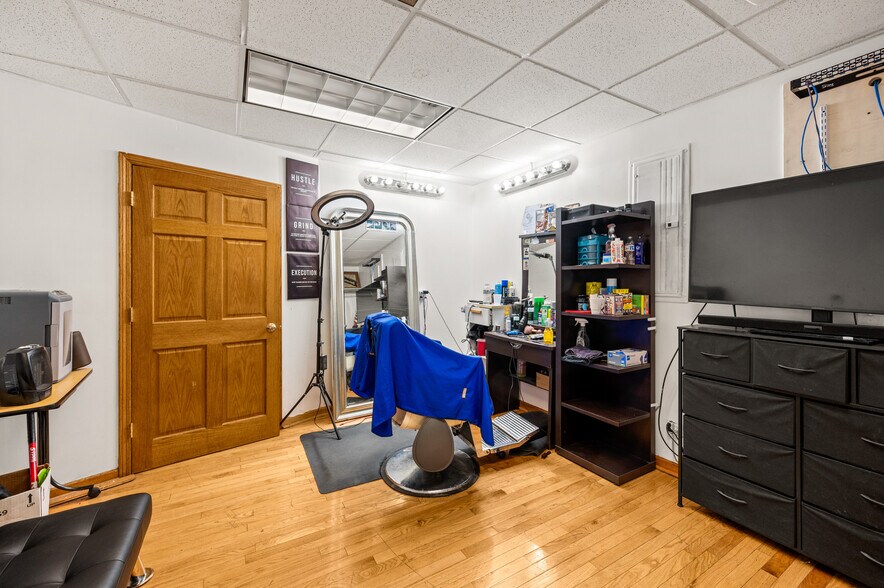 More Photos Of 7318 W Irving Park Rd, Norridge Storefront For Lease