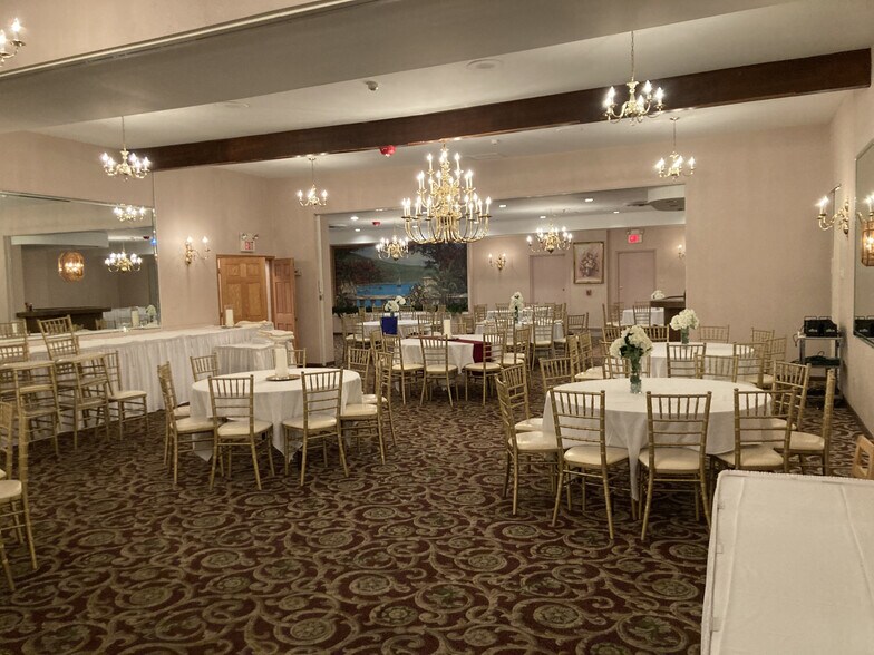More Photos Of 10625 Ridgeland Ave, Chicago Ridge Lodge Meeting Hall For Sale