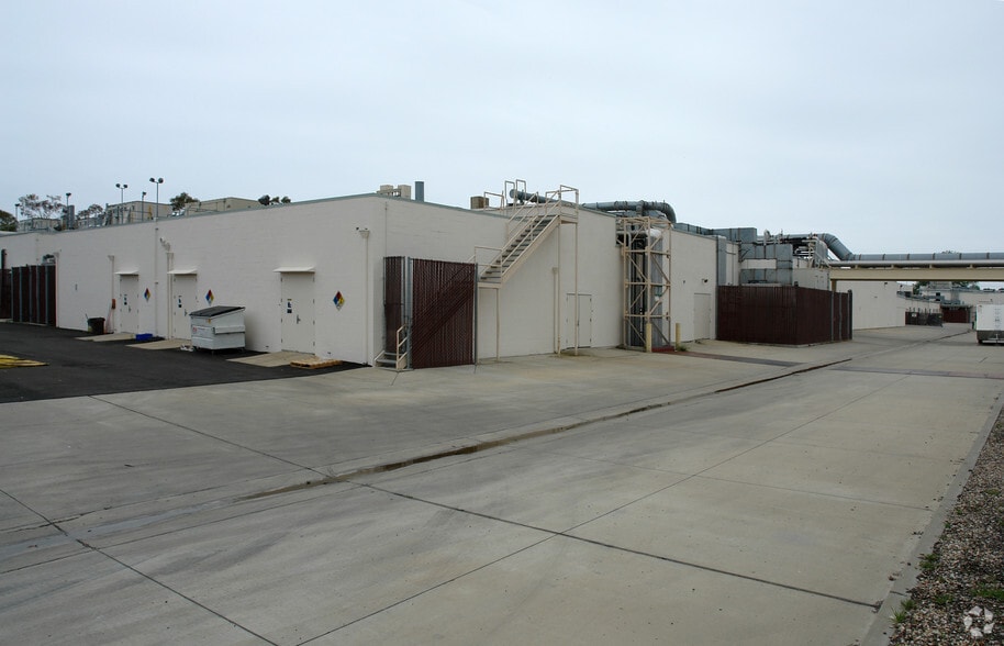 More Photos Of 75 Robin Hill Rd, Goleta Manufacturing For Lease