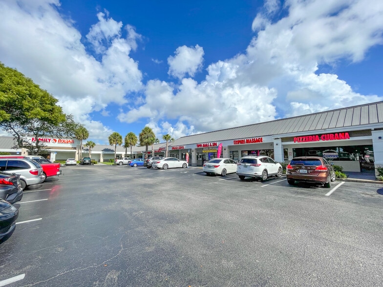 More Photos Of 2501-2565 N Dixie Hwy, Lake Worth Unknown For Lease