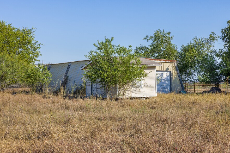 More Photos Of TX 80, Martindale Land For Sale