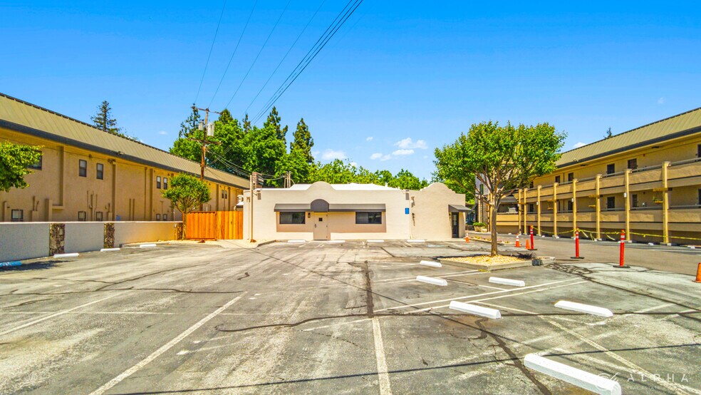 More Photos Of 89 W El Camino Real, Mountain View General Retail For Sale