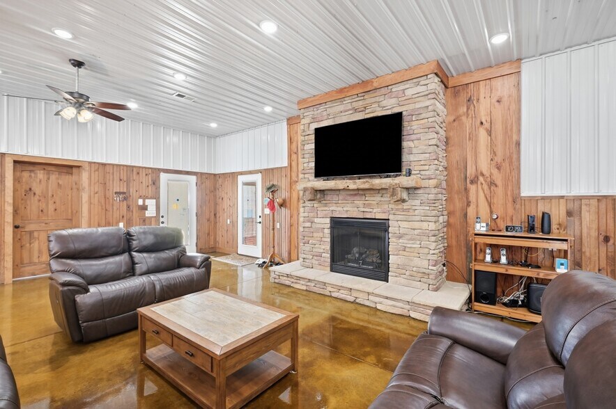 More Photos Of 4650 Highway 52, Loretto Apartments For Sale