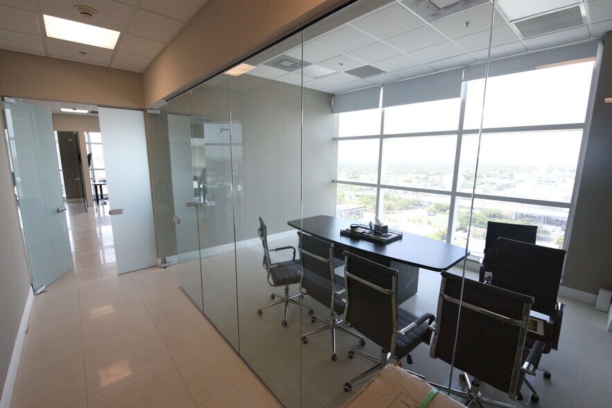 More Photos Of 175 SW 7th St, Miami Medical For Lease