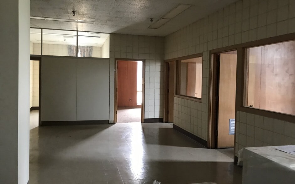 More Photos Of 315 W Mill St, Beaver Dam Manufacturing For Lease