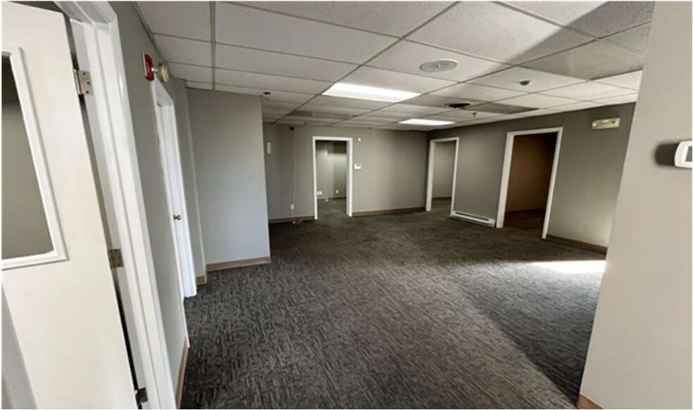 More Photos Of 128 Old Brickyard Ln, Berlin Manufacturing For Lease