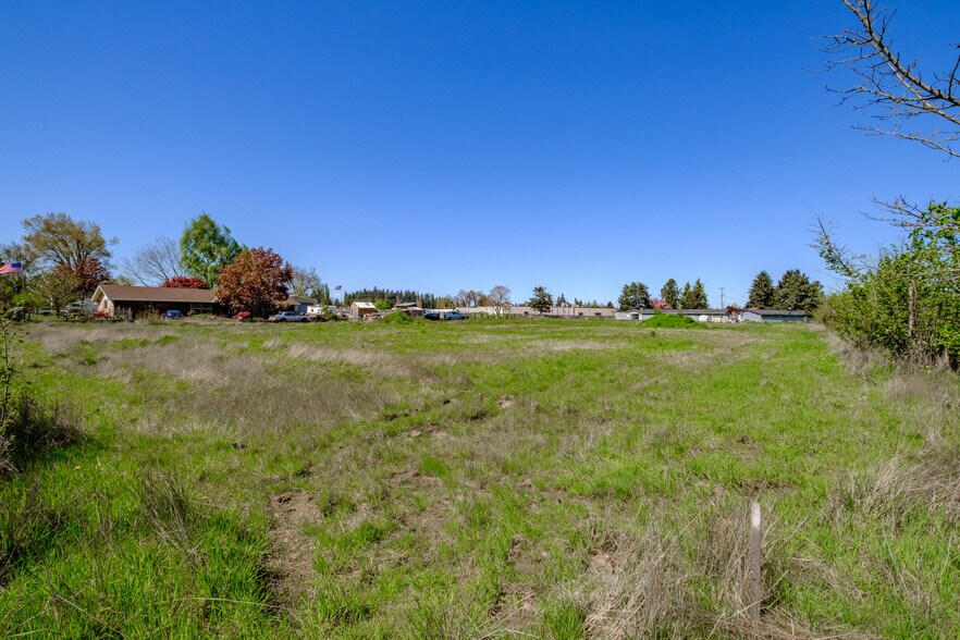 More Photos Of 1661 Lincoln Rd, Woodburn Land For Sale