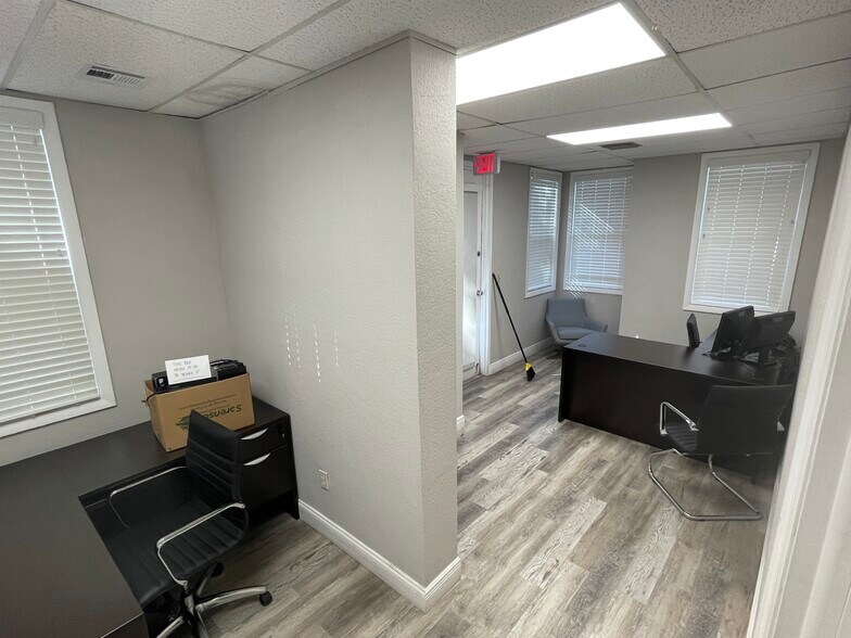 More Photos Of 496 Delaney Ave, Orlando Office For Lease