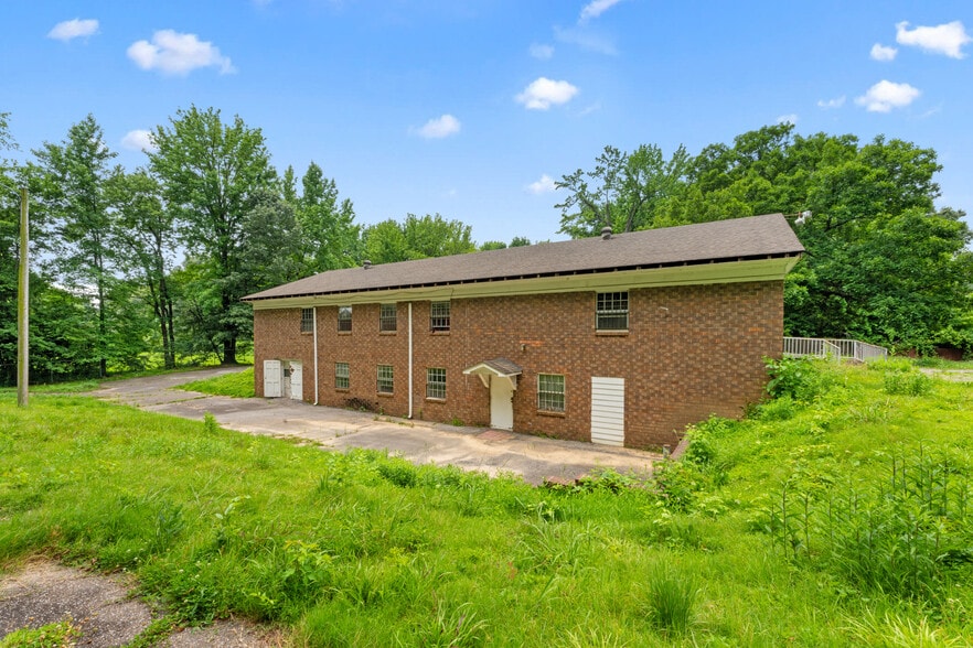 More Photos Of 2465 Millbrook Ave, Memphis Specialty For Sale