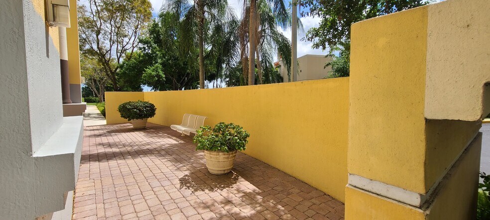 More Photos Of 14400 NW 77th Ct, Miami Lakes Office For Lease