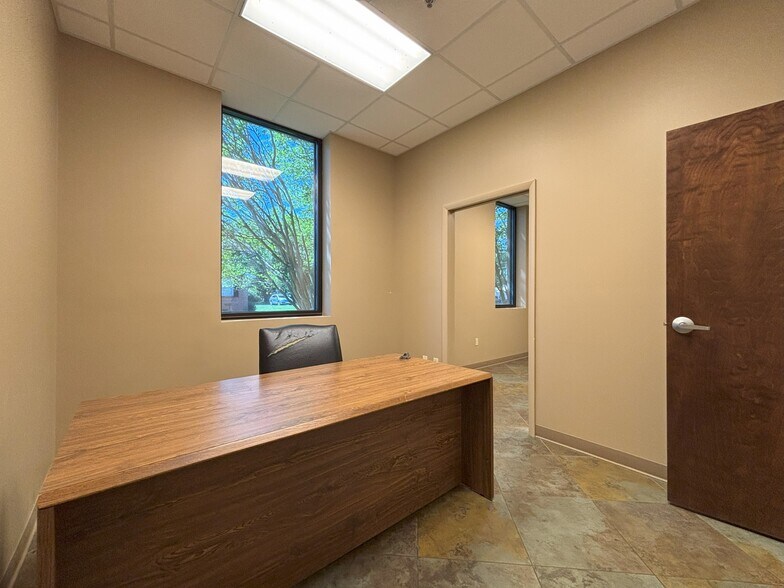 More Photos Of 25 E Nine One Half Mile Rd, Pensacola Office For Lease