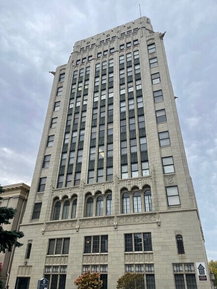 More Photos Of 216 W Washington St, South Bend Office For Lease