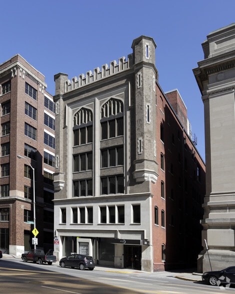 More Photos Of 230 E Ohio St, Indianapolis Office For Sale