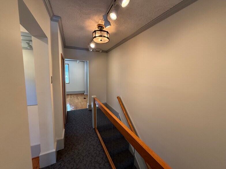 More Photos Of 3447 W Cary St, Richmond Office For Lease