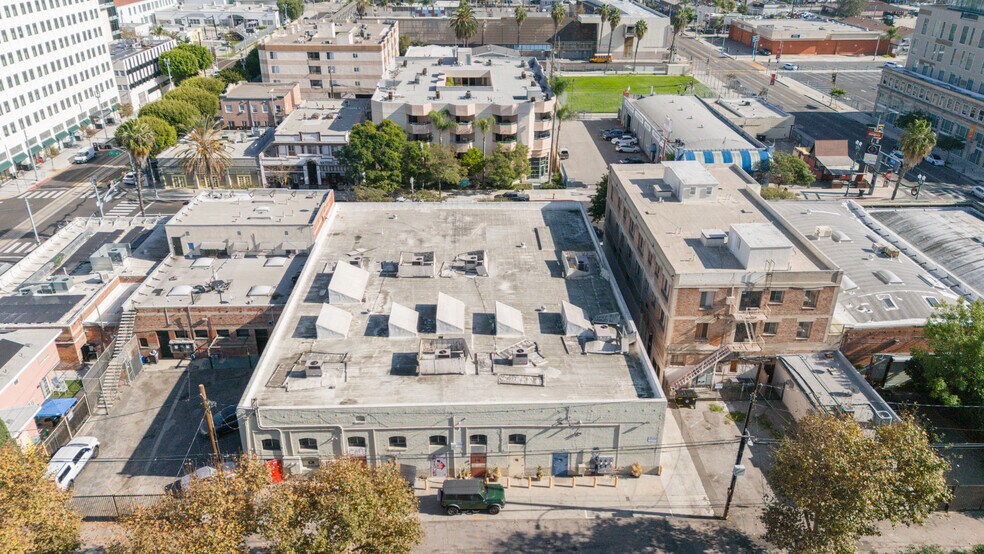More Photos Of 727-743 Pine Ave, Long Beach Storefront For Sale