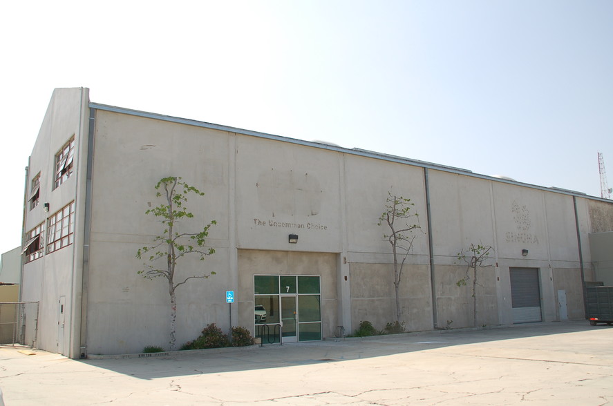 Primary Photo Of 3235 N San Fernando Rd, Los Angeles Manufacturing For Lease