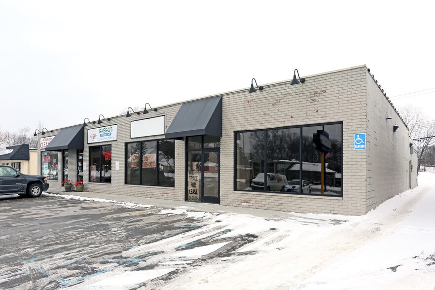 Primary Photo Of 5910-5916 S Main St, Village of Clarkston Coworking Space