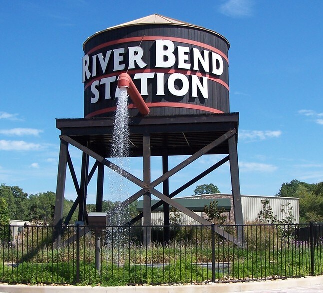 More Photos Of 11133 I-45, Conroe Unknown For Lease