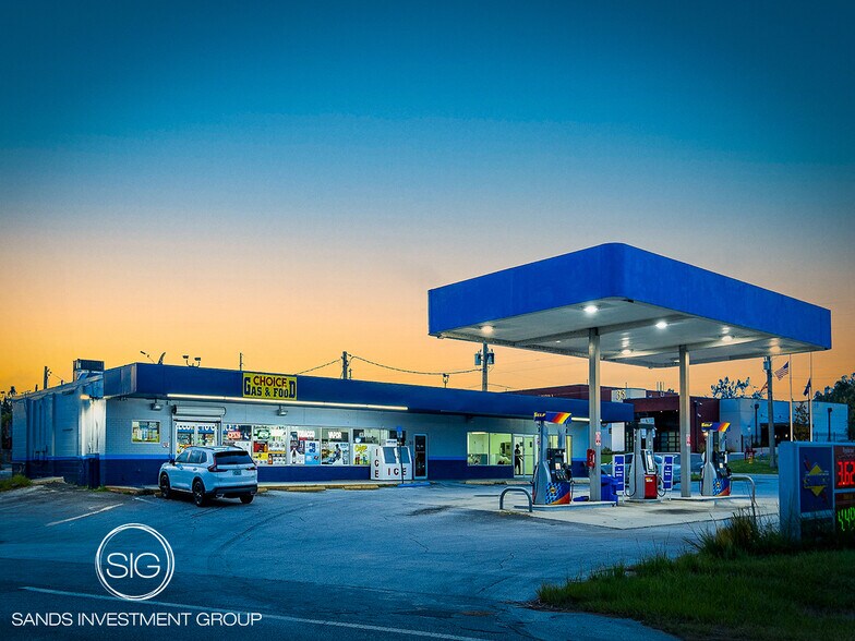 Primary Photo Of 3101 N Highway 19A, Mount Dora Service Station For Sale