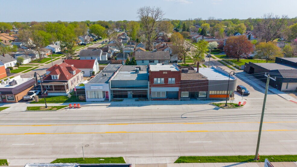 More Photos Of 16914 E 9 Mile Rd, Eastpointe Storefront For Sale