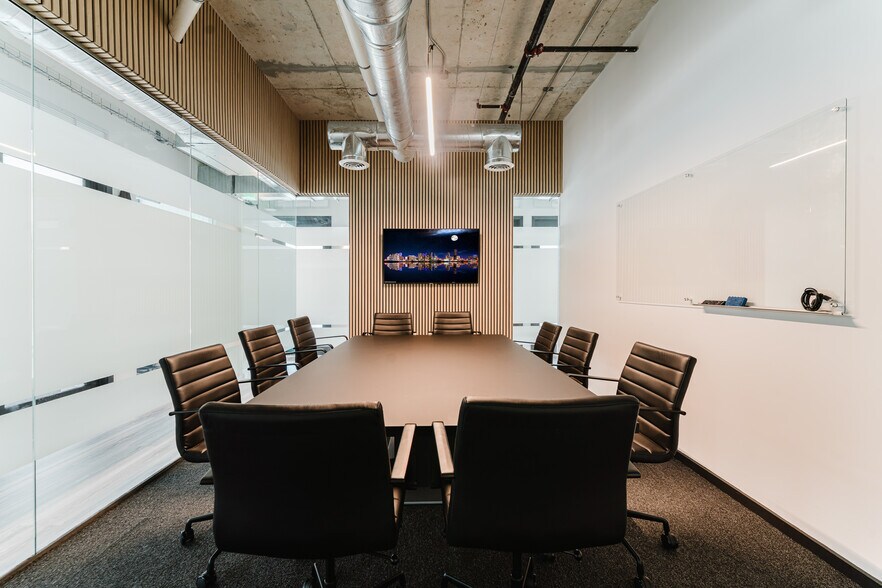 More Photos Of 420 SW 7th St, Miami Office For Lease