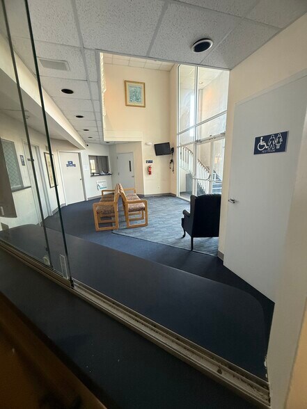 More Photos Of 215 E Laurel Rd, Stratford Medical For Lease