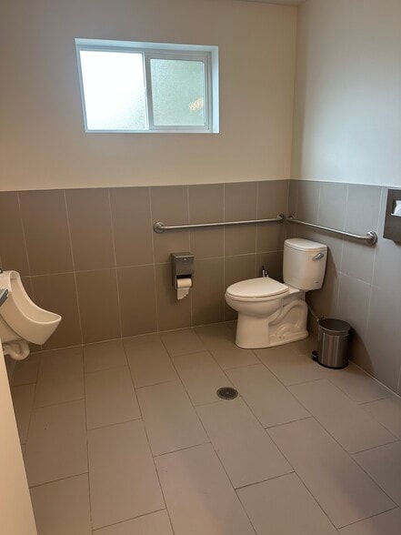 More Photos Of 516 Ave Alhambra, El Granada Office Residential For Lease