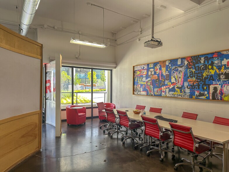 More Photos Of 17 College St, Greenville Storefront Retail Office For Lease