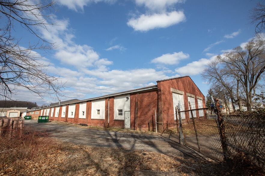 More Photos Of 201 W Lincoln Hwy, Penndel Manufacturing For Sale
