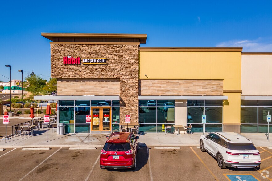 More Photos Of 7870 W Bell Rd, Glendale General Retail For Lease